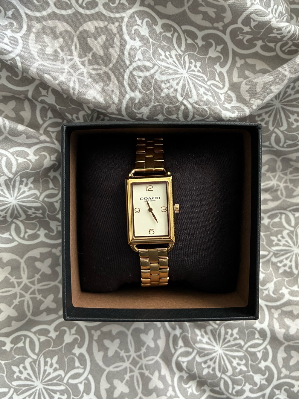 Liz Watch, 30 Mm X 22 Mm